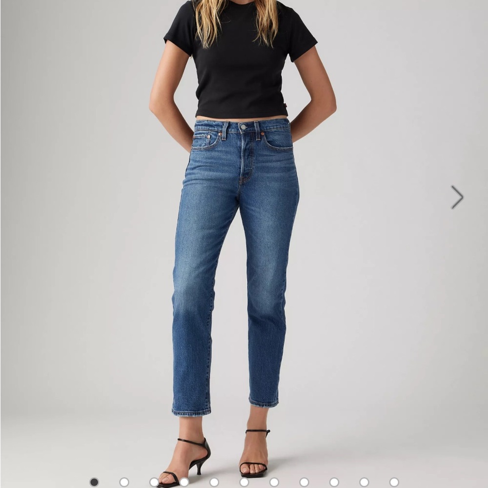 Women’s Classic Levi Blue Denim Jeans